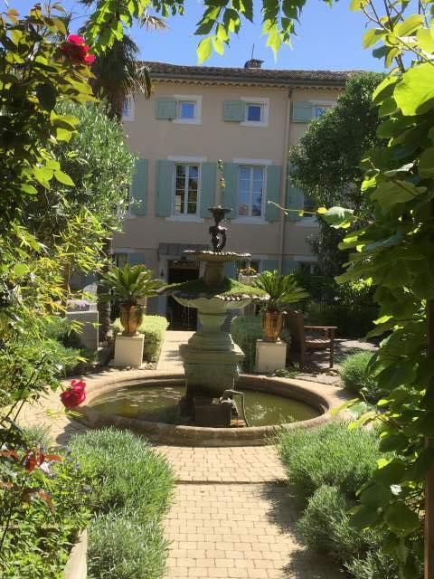 Photo Saint marcel sur aude O'palmier cach
