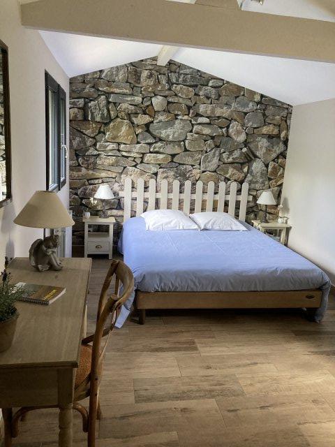 La chambre lit de 160