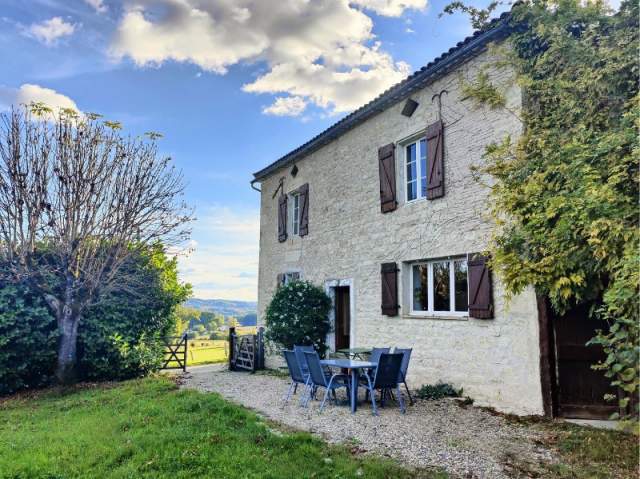 La lolmie, maison avec piscine prive dans la campagne